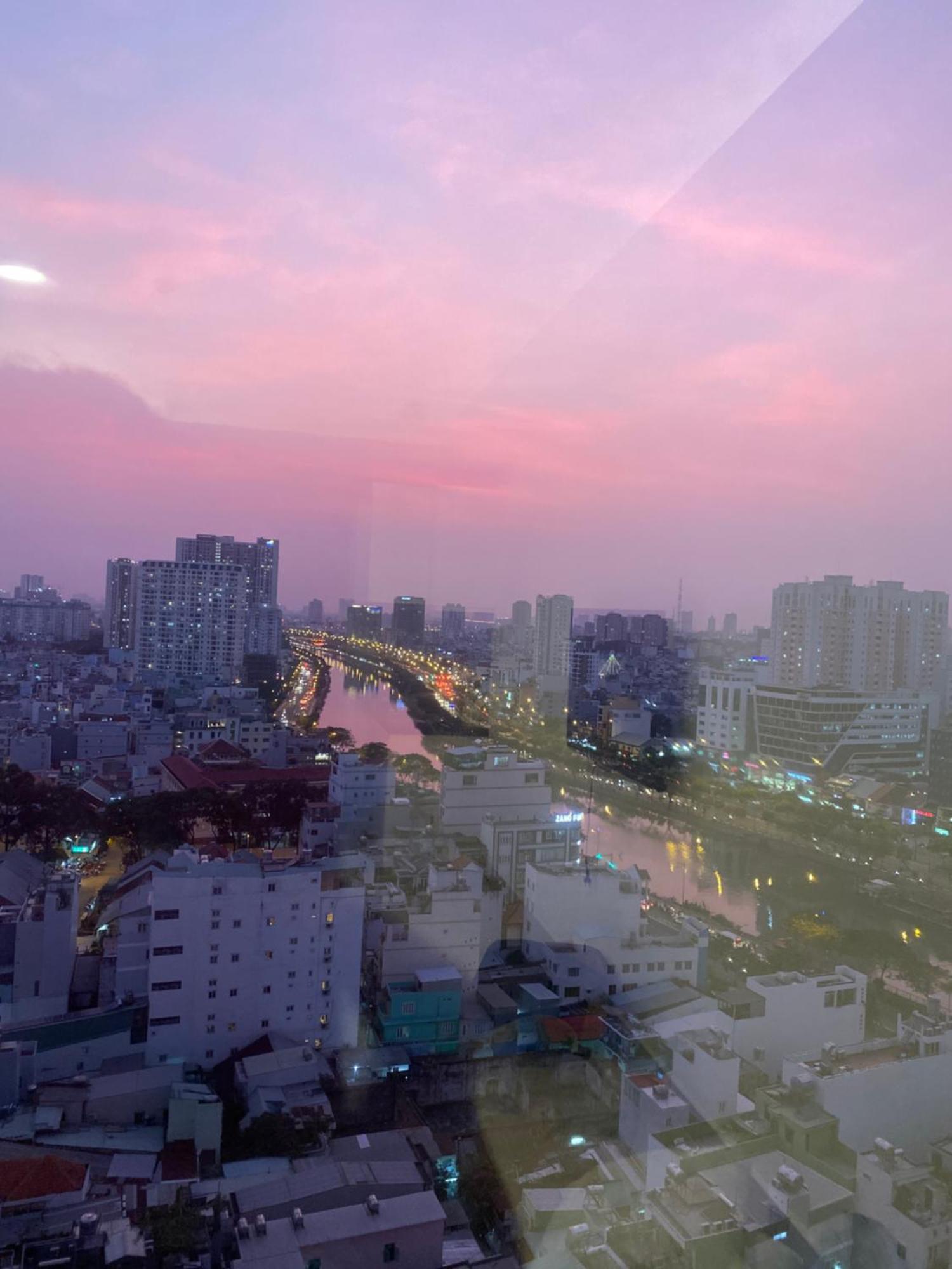 Best View River - River Gate Apartment Хошимин Екстериор снимка